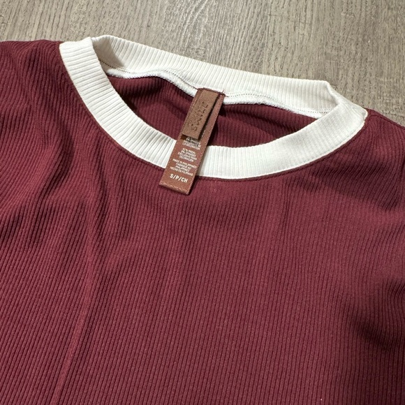 SKIMS Soft Lounge Ringer Long Sleeve - Maroon - Picture 5 of 7